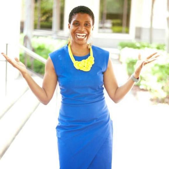 Meet your Posher, Rania - Picture 1 of 1